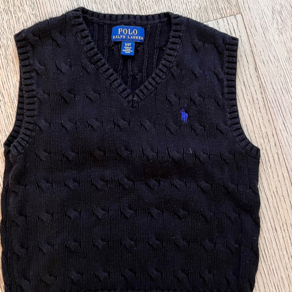 Polo sweater vest size 3T in black unisex